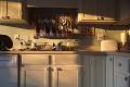 photo-kitchen-in-warm-evening-light-2005-05